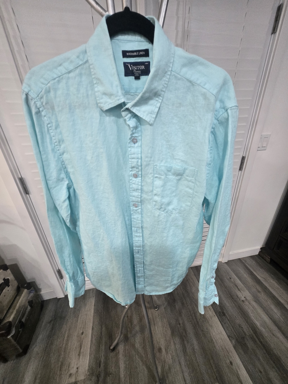 Men’s Light Aqua Linen Button-Down Shirt